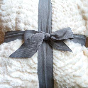 Better Homes & Gardens Super Soft Off White Plush Blanket Throw 62" x 50.5" NEW